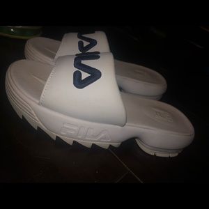 Fila slides